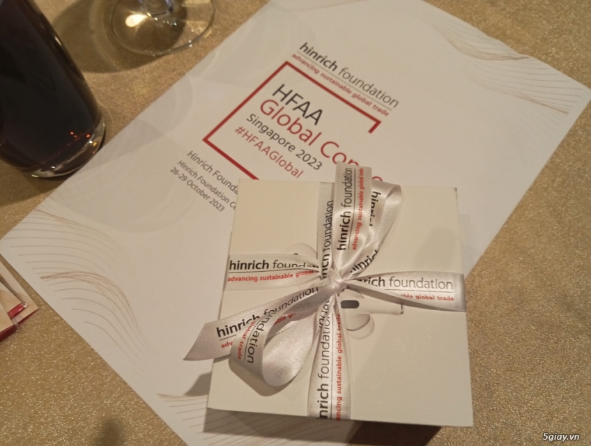 Tai nghe Airpod Pro Gen 2 mới 100% nguyên seal