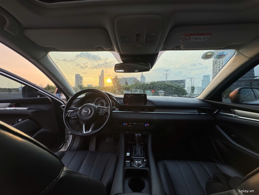 Giam 5% Cho Khach Hang Khi Thue Xe O To Tu Lai Tai DakCar - TP.HCM