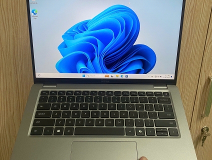 Dell Precision 3490 Core ultra 7 Ram 16G Nvme 512G BH 2028 ship us