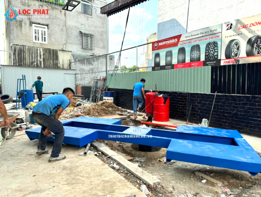 Mua cầu nâng 1 trụ tại Thiết bị chăm sóc xe Lộc Phát