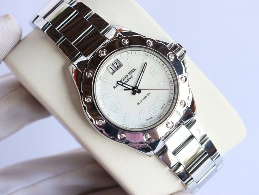 Đồng Hồ Raymond Weil Nữ, Mặt khảm Trai , Niềng đính 12 Viên Kim Cương