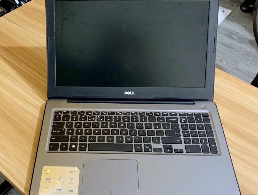 Dell Inspiron 5567 Core i5-7200U Ram 8GB SSD 240GB 2 VGA Rời Đèn Phím