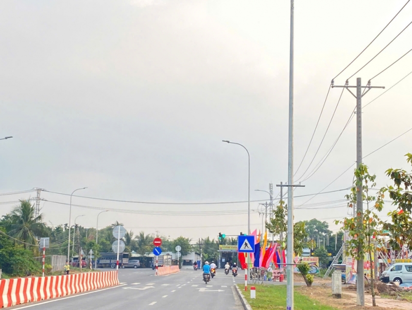 Cần bán 1 lô đất mặt tiền đường ĐT 818 Ngay KCN Thủ Thừa