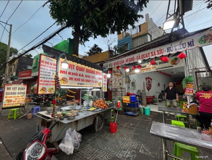 QUÁN MÌ QUẢNG ĐÔNG VỊT QUAY tuyển phục vụ làm Tết ở Gò Vấp