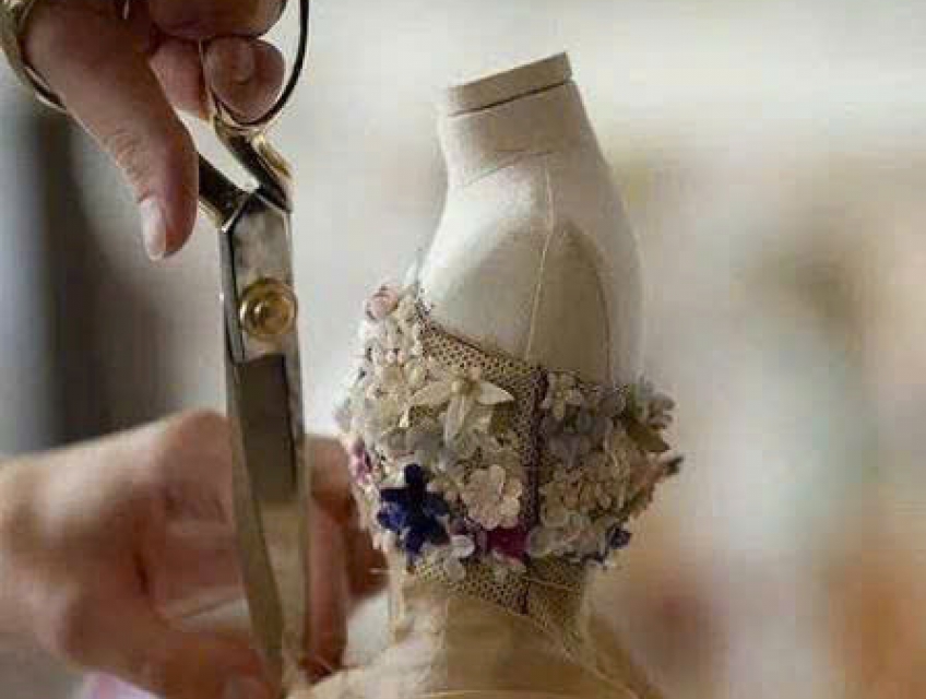 Tuyển thợ đính kết thủ công làm hàng thời trang cao cấp ở Q1