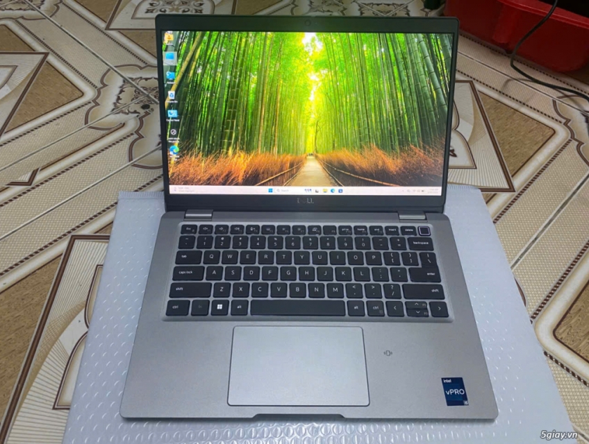 Laptop Dell Latitude 5330 i5 1245u Ram 16G SSD 256G FHD Led Phím W11