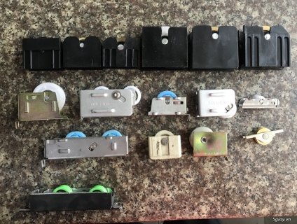 Chuyên bánh xe cửa lùa nhôm và kính