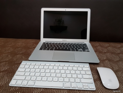 Macbook Air Mid 2013 - MD761- Ram 4/ SSD 256