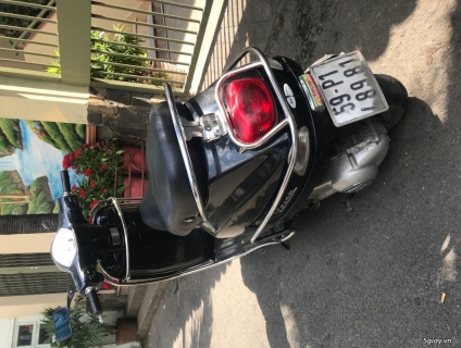 Cần Tiền Nên Bán Gấp Em Vespa LX 125 Màu Đen ĐK 2012 BS HCM