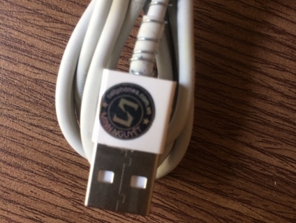 Cáp sạc iphone zin theo máy cellphones