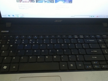 VỀ ÚC BÁN RẺ LAPTOP ACER COREI3 GEN3 RAM4GB VGA 2GB