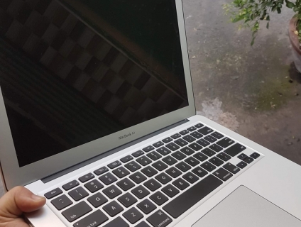 Macbook air 2017 MQD42 13 inch ram 8gb SSD 256gb bh toàn cầu 8.2019