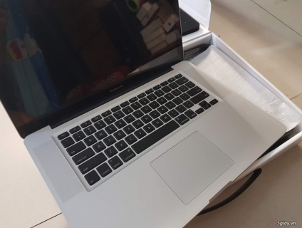 Macbook pro mid 2010 MC372 15,4 inch, Full hộp như mới 99%