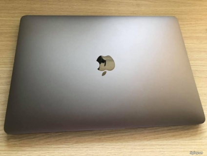 Macbook Pro 2016 Touch Bar 98%