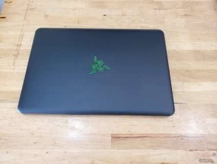 Razer 14 Core I7 7700HQ RAm 16GB SSD 256GB SSD Mh 14" Full HD Chóng Ch