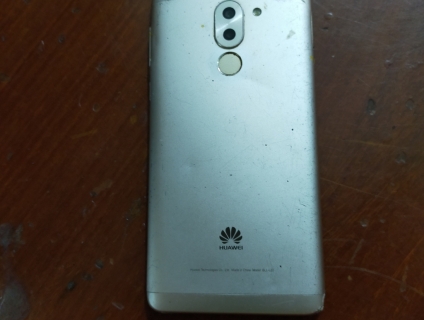 Cần bán điện thoại huawei bể màn hình