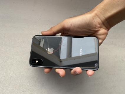 iPhone XS 64gb lock AT&T likenew