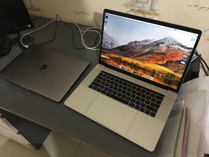 MacBook Pro Retina TouchBar (15-inch, 2017) Silver