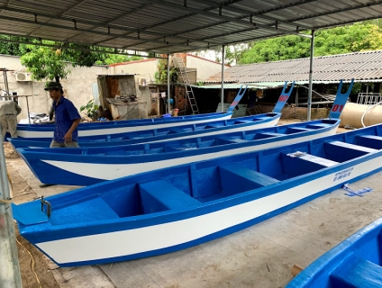 Thuyền đua composite, thuyền đua truyền thống