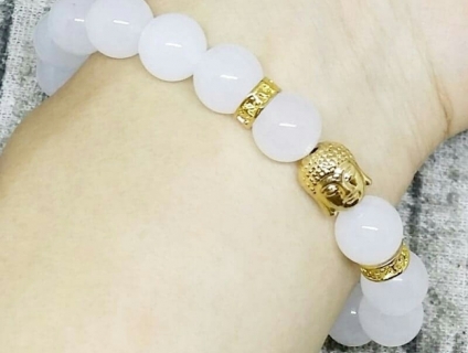 Vòng tay đá trắng mờ 10 ly mix mặt phật mạ vàng