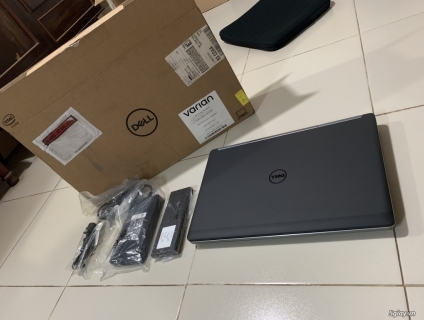 Dell precision 7720-MAX Option-Xeon/ECC/4K IGZO/P5000/Like new/Fullbox