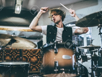 Chi phí học đánh trống giá bao nhiêu?