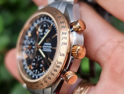 Omega Speedmaster Chronograph Viền vàng hồng