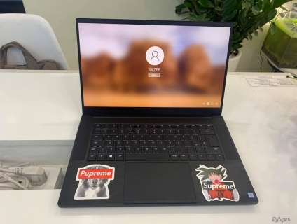 Razer Blade 15 i7-9750H/ ram 16gb/ ssd 512gb/card RTX 2060 /Màn 15.6 '