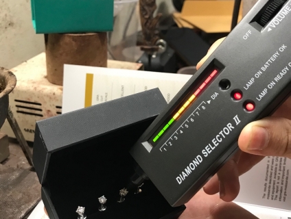 Kim Cương Moissanite 4 Ly (4 mm) - Kiểm Định GRA - Glosbe Jewelry