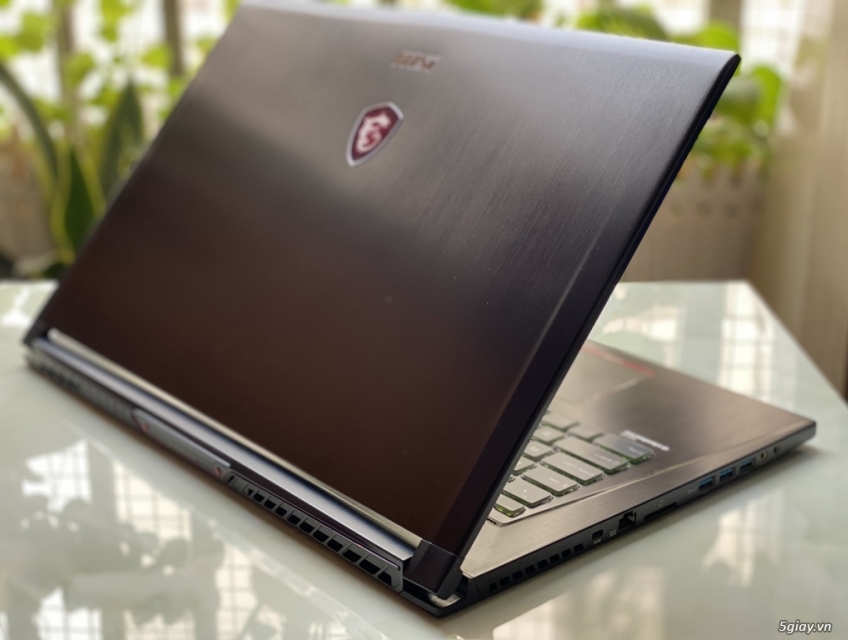 MSI GS73VR Core i7-7700HQ Ram 16GB SSD 256GB HDD 1TB GTX 1060 6GB 17.3