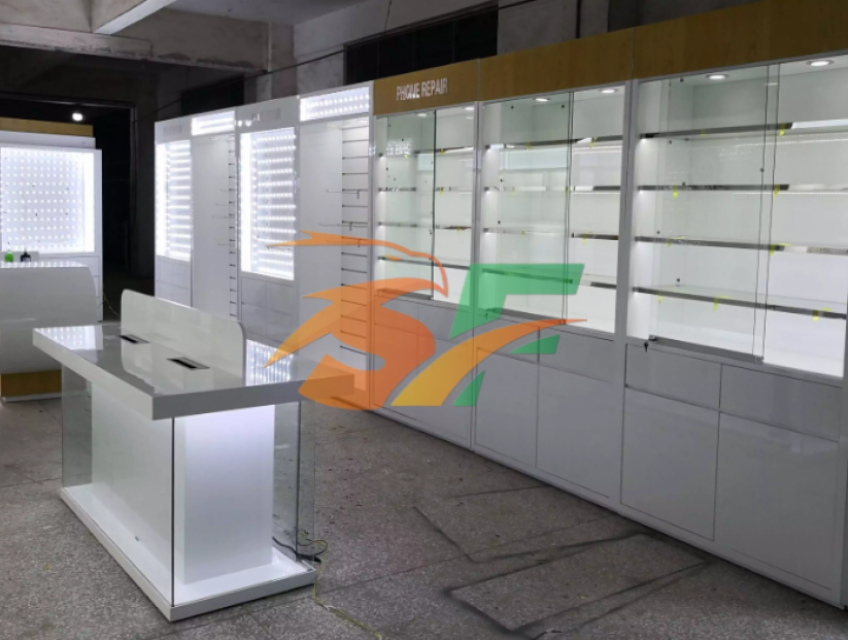 Tủ trưng bày điện thoại nhiều mẫu mã kiểu dáng hiện đại