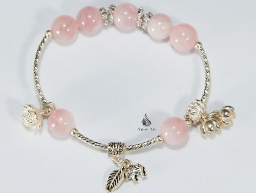 Vòng đá thạch anh hồng charm bạc 925