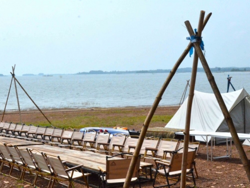 Camping hồ trị an