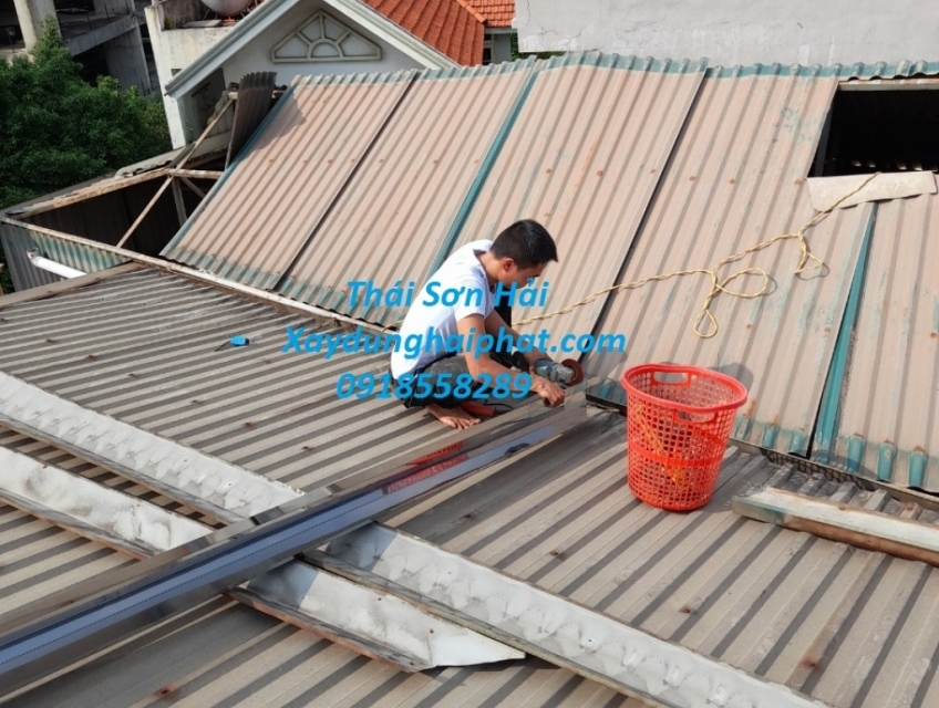 Thay mái tôn, sửa chữa mái tôn giá rẻ ở Hà Nội
