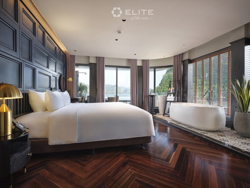 DU THUYỀN ELITE OF THE SEAS LAN HẠ 2 NGÀY 1 ĐÊM