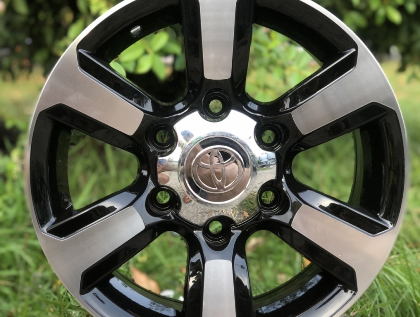 Mâm 15 inch lắp vừa xe HIACE còn 1 bộ