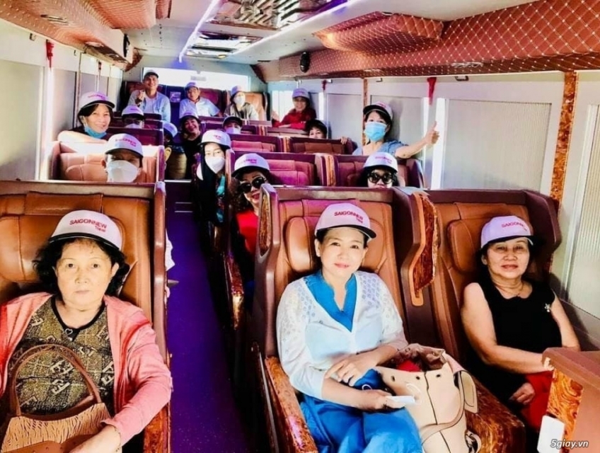 Thuê xe du lịch đời mới xe Limousine hot nhất 2023