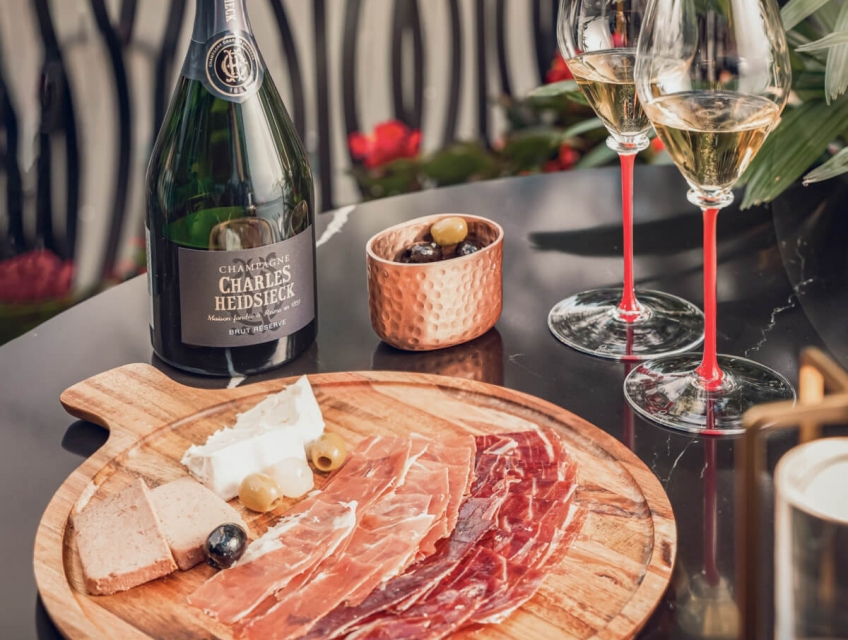 Thưởng thức đùi heo muối tại nhà hàng GU Bistronomy