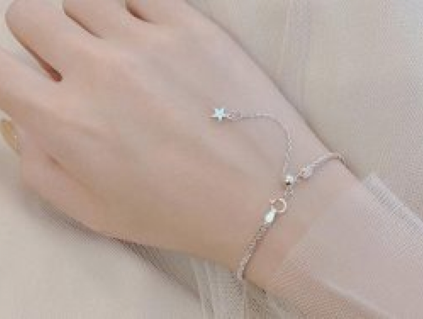 Cách bảo quản trang sức bạc trắng sáng