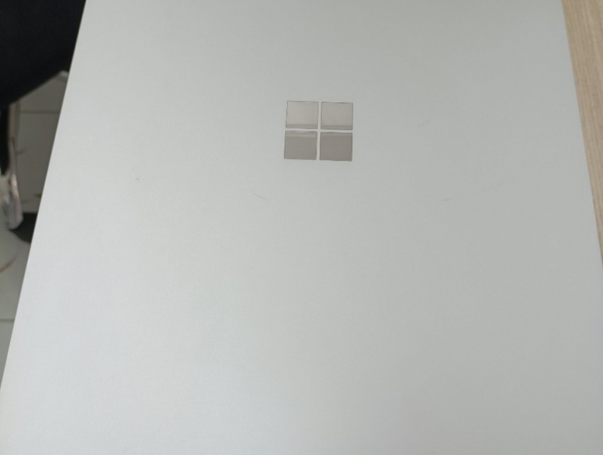 Surface Laptop Core I5 7300U /8G/256G SSD/ 13.5"QHD /Win 10   Surface