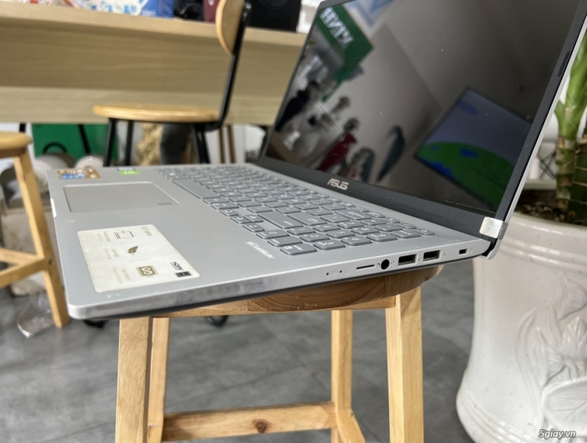 Laptop Asus VivoBook X509FJ i7 8565U/8GB/512GB/2GB MX230/Win10 (EJ133T