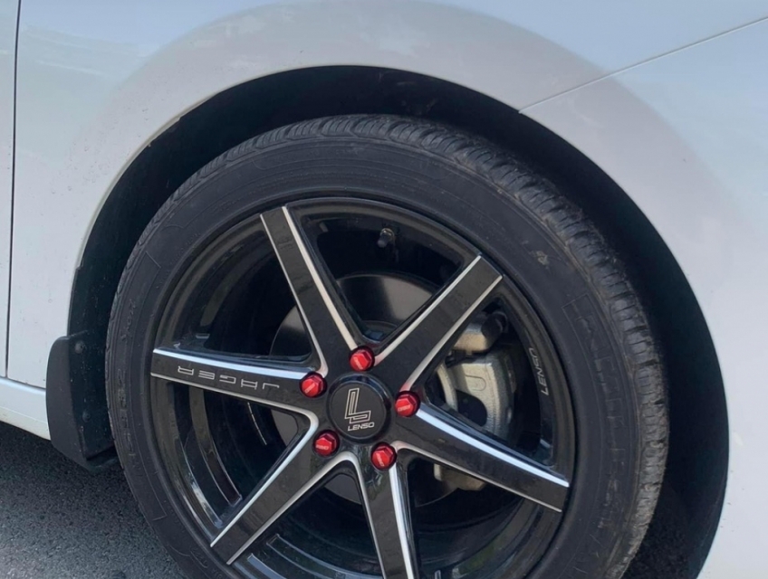 Thanh lý combo mâm lốp Lenso 17 inch kèm lốp Milesta 225/45R17