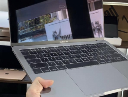 Cần bán macbook pro 13 icnh đời 2017