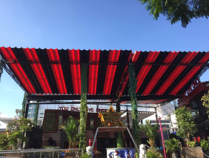 Thi công mái xếp di động đẹp, chất lượng, nhanh chóng tại mái hiên đẹp Siêu Thị Bạt