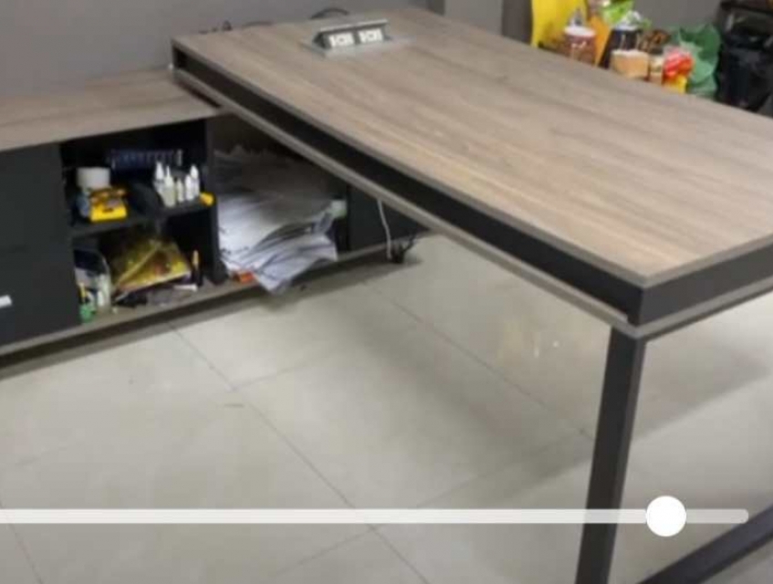 thanh lý bàn giám đốc hình L giá rẻ