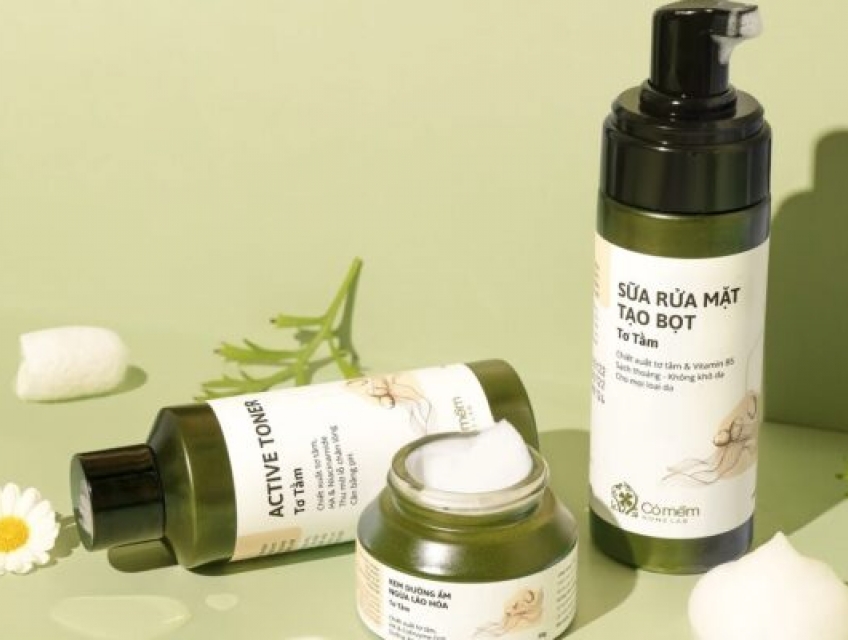 Da dầu mụn nên dùng sữa rửa mặt nào?