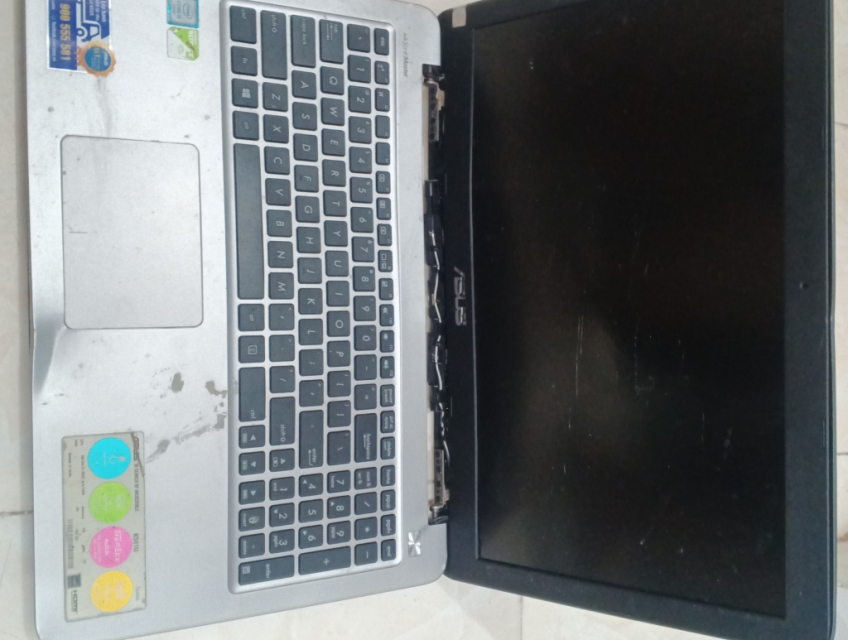 Cần bán Laptop 15Inch