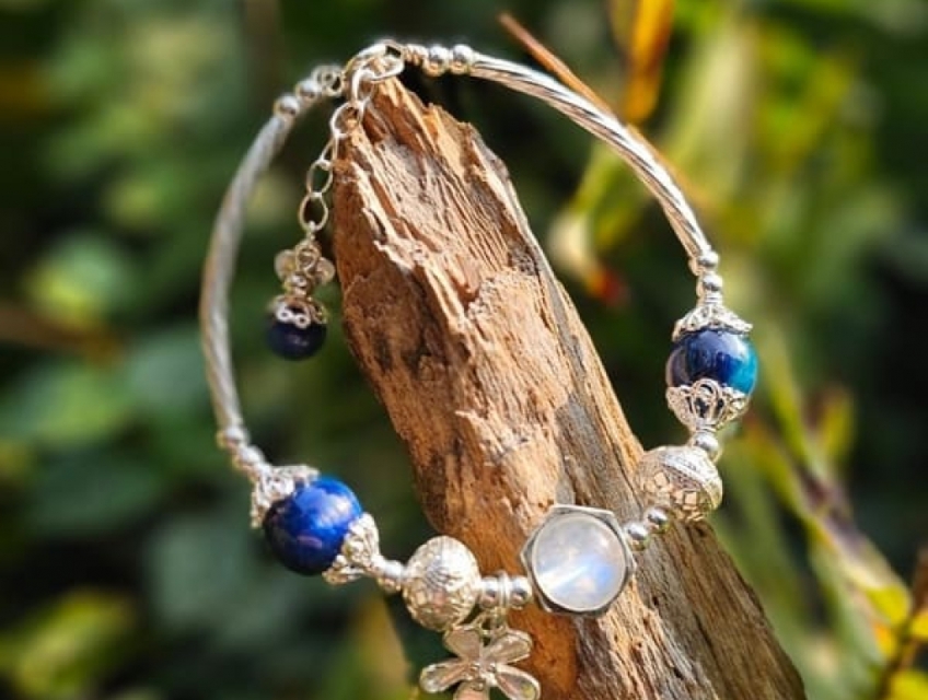 Vòng tay phong thủy hot nhất 2024