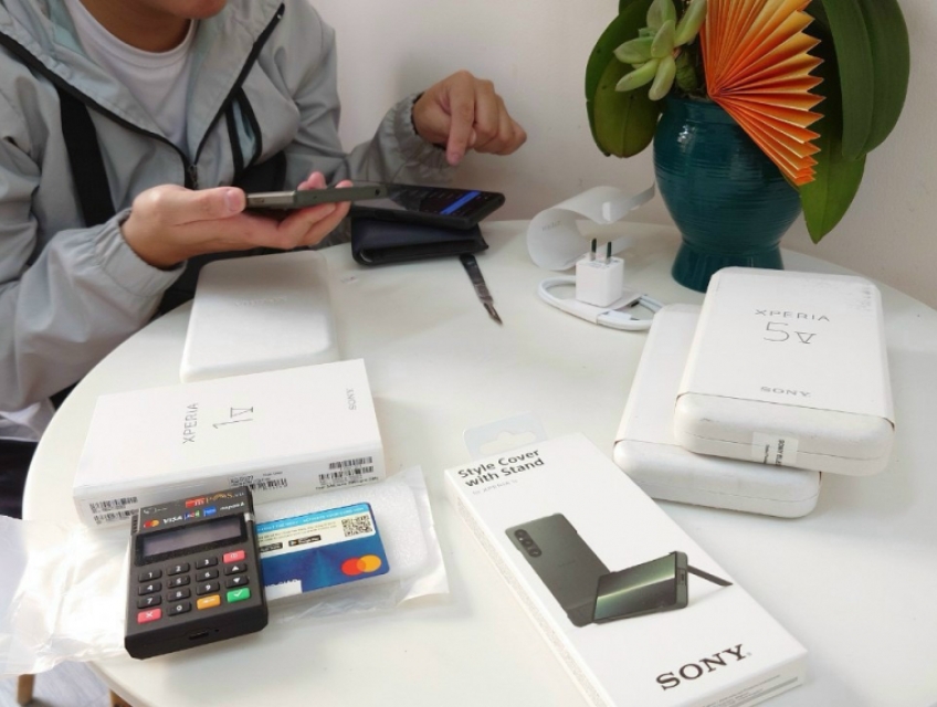 1V New seal fullbox bảo hành chính hãng 12 tháng Sony toàn quốc