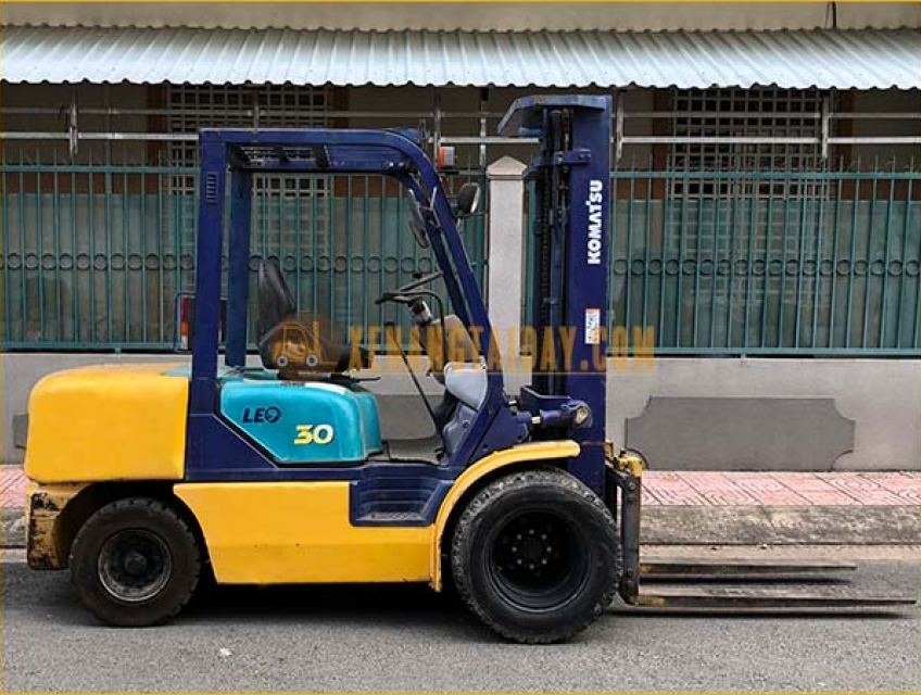 Xe nâng 3 tấn Komatsu - Máy êm như gió thổi - Cày cuốc cực khoẻ
